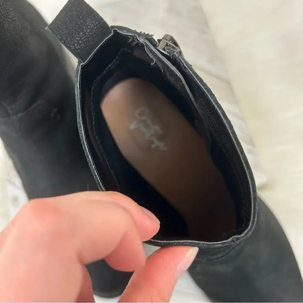 Crown Vintage Black Side Zipper Booties Size 9